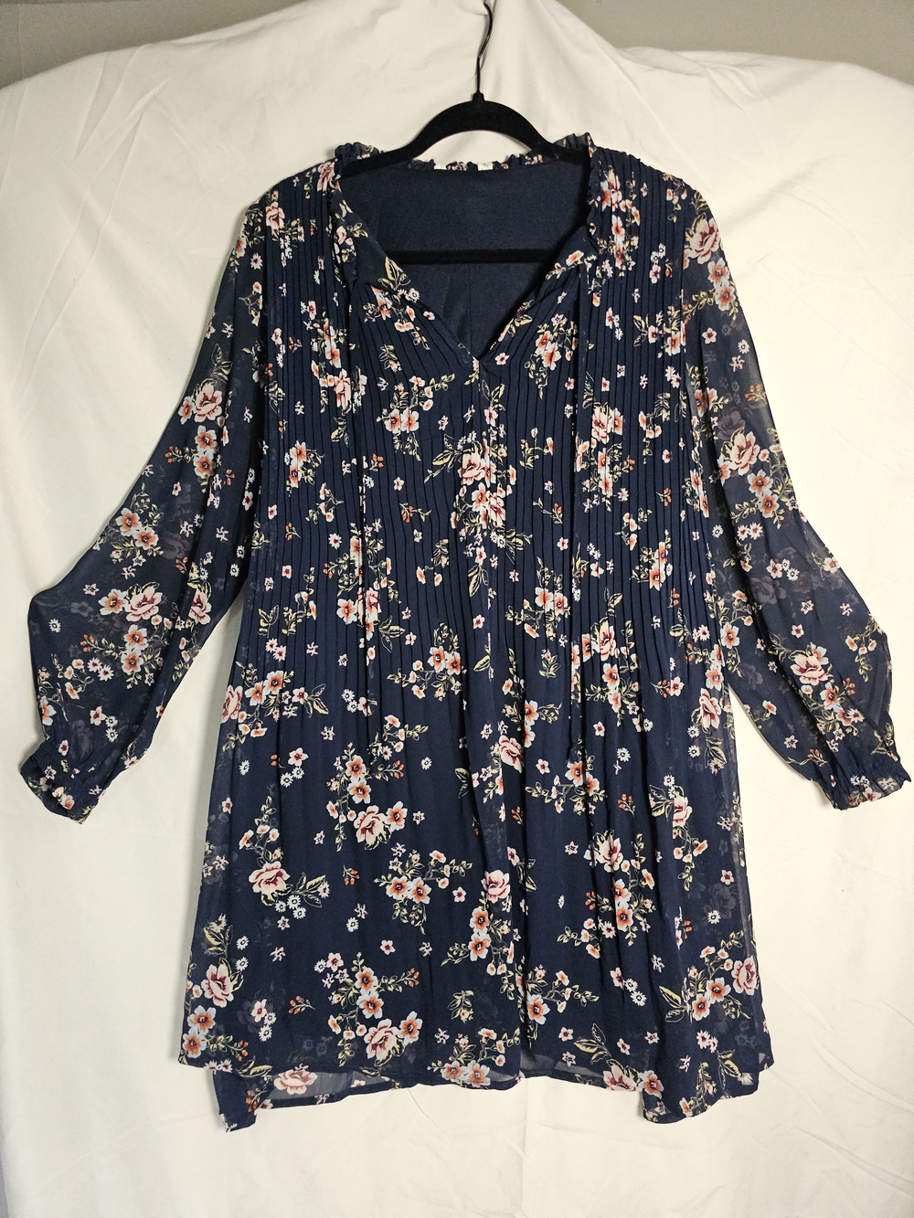 Time and Tru Navy Floral Pleated V-Neck Tunic
